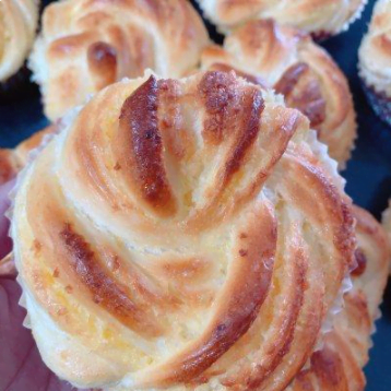 這款椰蓉面包超好吃，快來(lái)學(xué)，一次多做幾個(gè)，早餐錢(qián)都省了